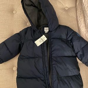New with tags navy snow suit with detachable booties 6-12 months